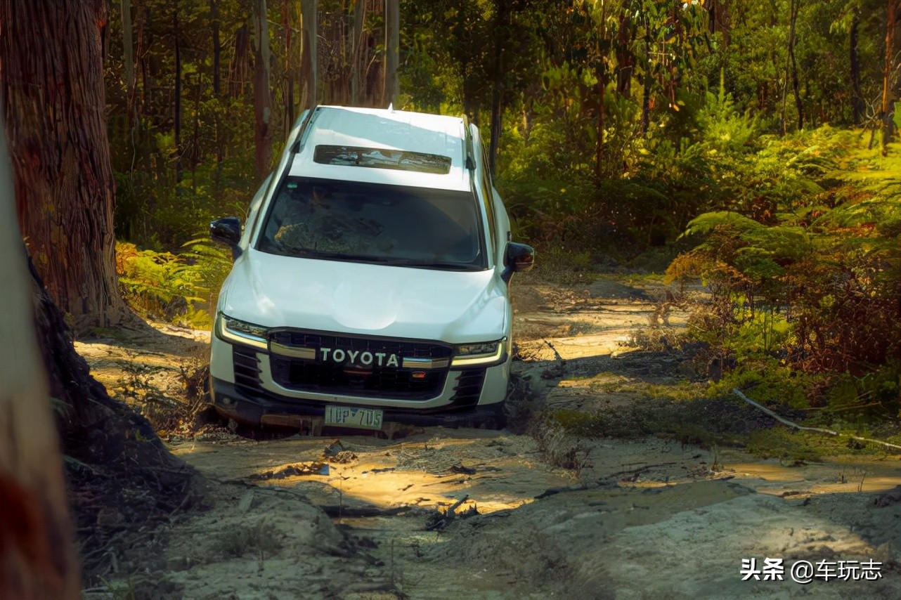 丰田陆地巡洋舰lc3002023最新款,2022款丰田陆地巡洋舰300