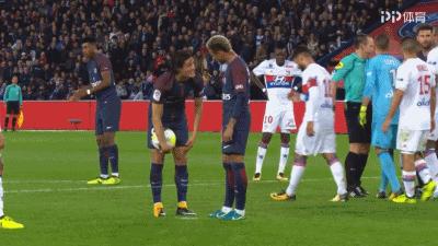 内马尔罚任意超燃图片高清图文,内马尔罚点球动作德国