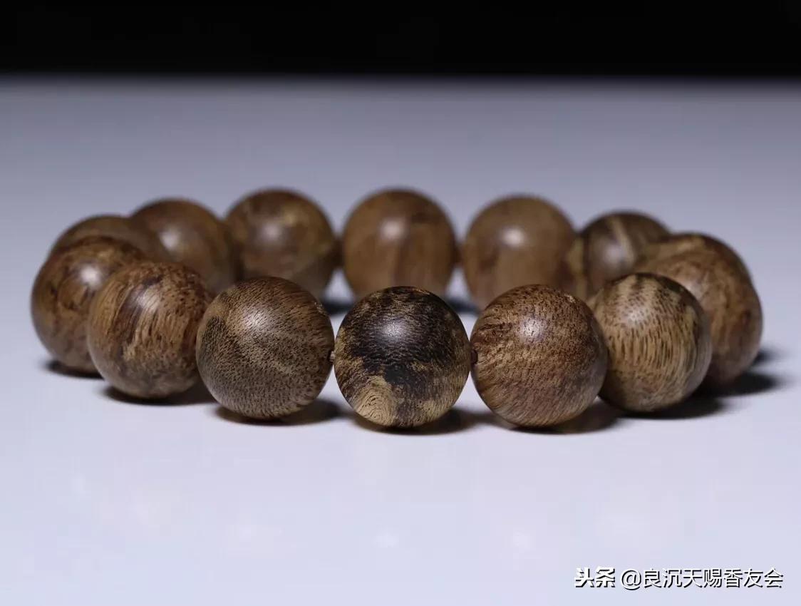 马泥涝沉香会越盘越黑吗,马泥涝沉香是入门级的吗