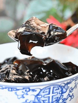 奶奶做豆沙糕视频,奶奶做巧克力奶茶