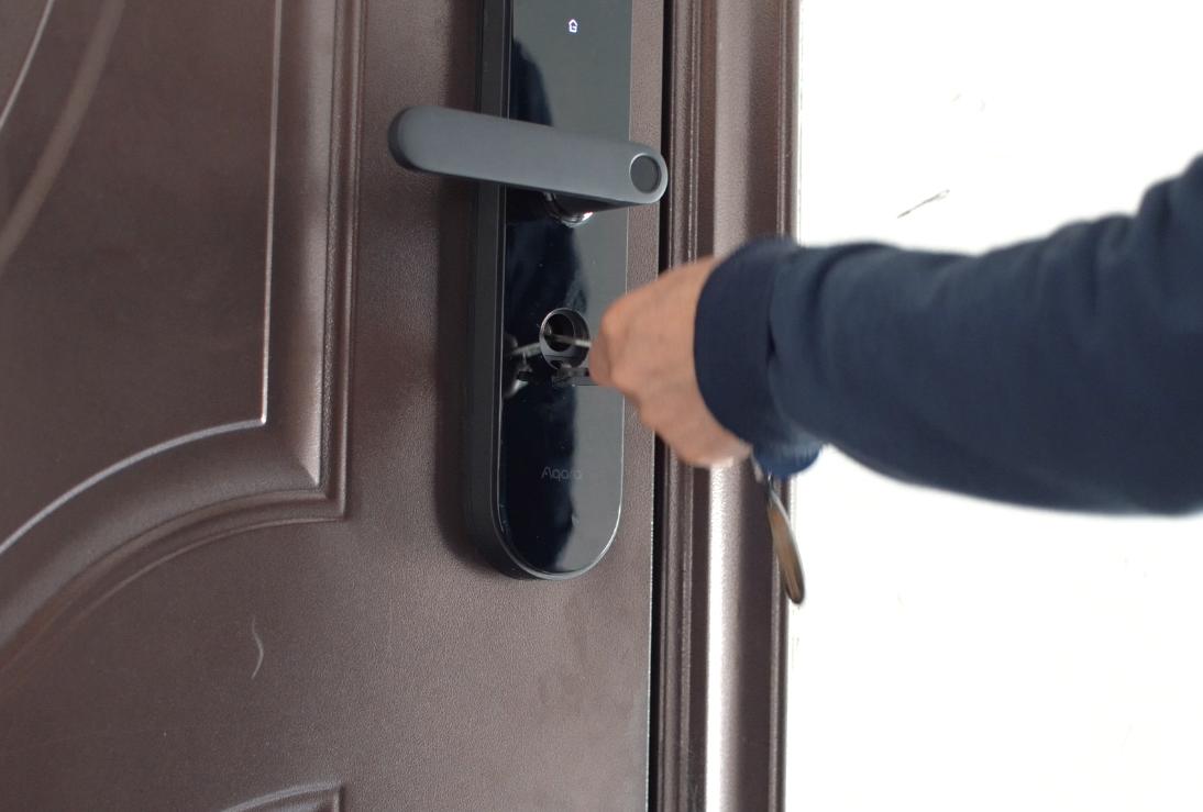 绿米aqara智能门锁n100使用方法,aqara智能门锁n100电池盖怎么打开