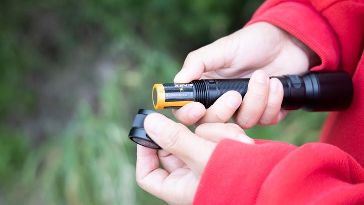 新手入门推荐几款强光手电,最好的几款随身隐蔽手电