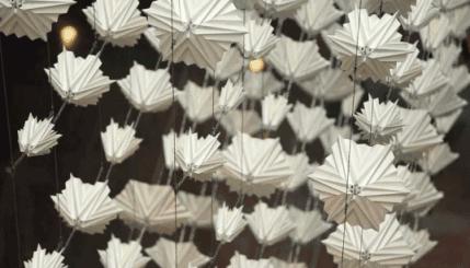 美得足以让人忘记时间流逝,美得让人静止的瞬间