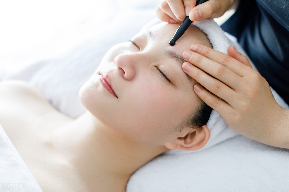 美女开美容馆赚钱模式,大姐开美容院三个月盈利250万