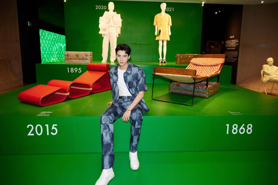 男生戴手饰也可以清爽又好看，学龚俊戴手饰又帅又酷