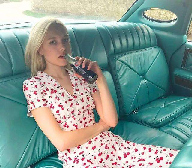 春夏碎花裙显瘦,春夏必买的裙子