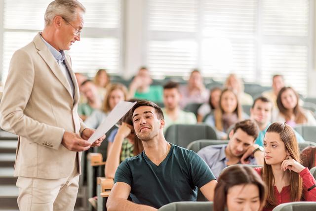 春节忙着拜年，不如趁机联系下导师？