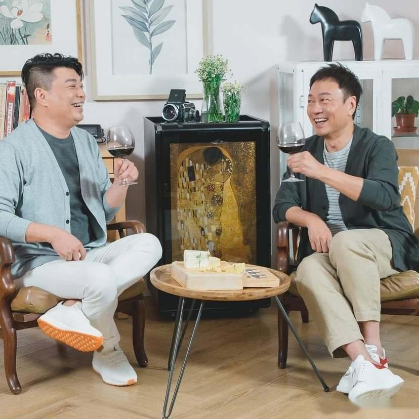 黎耀祥曝TVB辛酸史，梁朝伟拍《侠客行》睡到口吐“白沫”