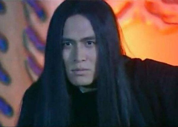 三界之中三朵莲花，一朵助三清成圣，另外两朵是死对头