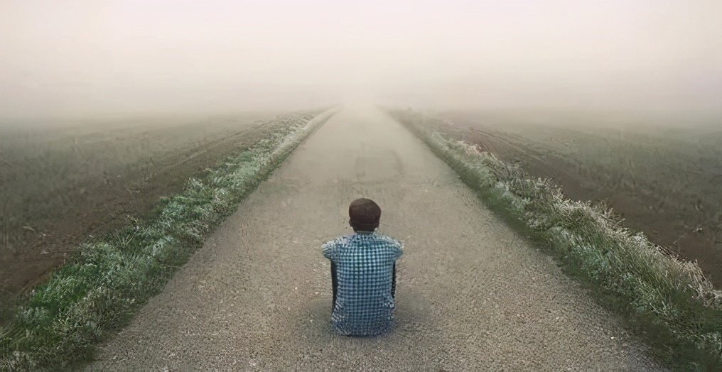 迪士尼噗噗熊被打，家长叫嚷“道歉了还想咋”：没有边界的爱是害