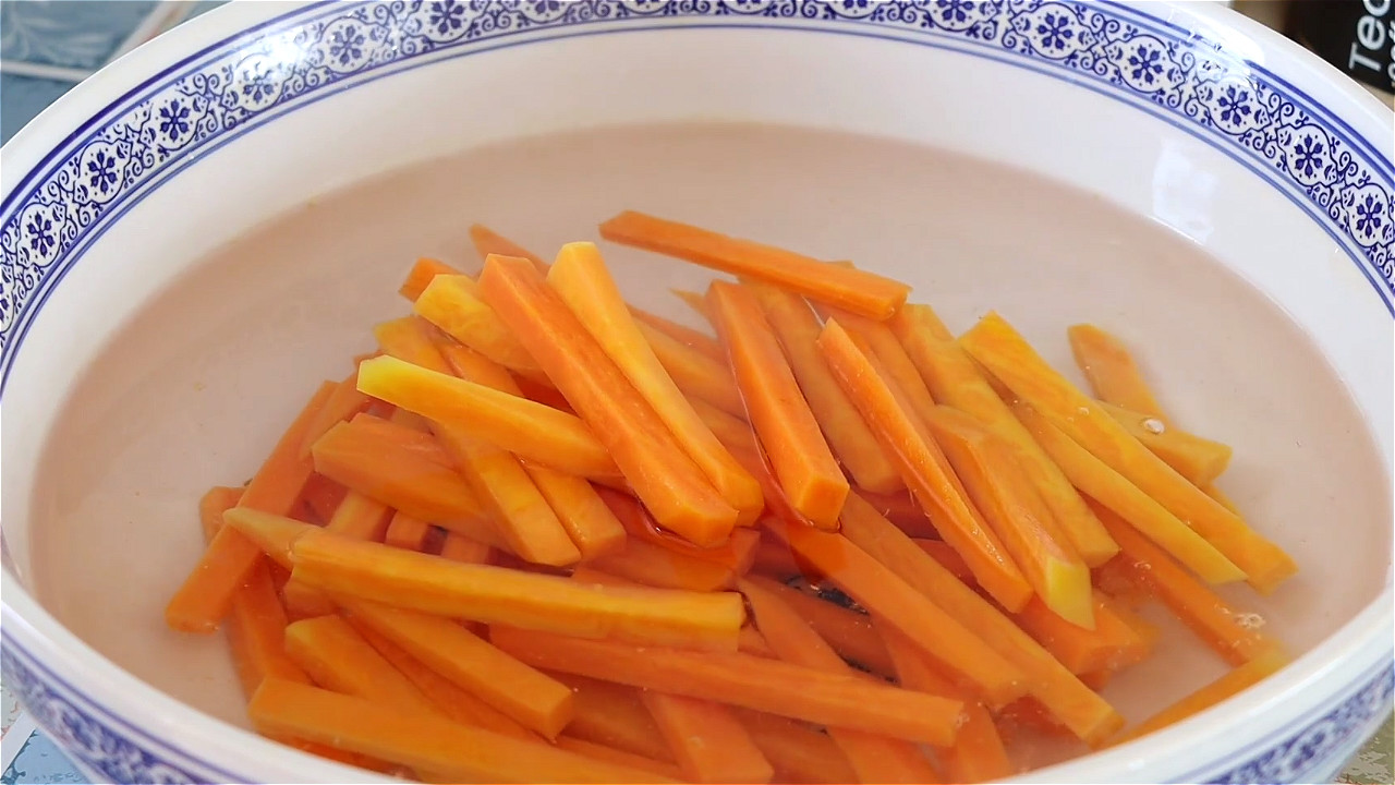 薯条的家庭版做法酥脆又好吃,薯条做法家庭版又脆又好吃