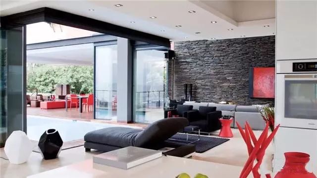 梅西豪宅c罗豪宅,梅西和c罗谁豪宅最好