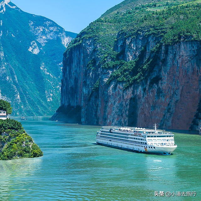 重庆坐船游三峡坐哪个船好,从重庆坐船到三峡需要多少钱