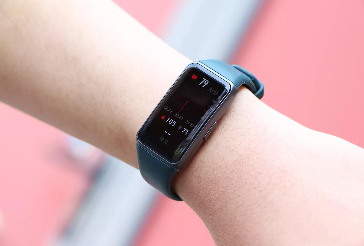 华为手环6和小米6哪个更值得买,小米6手环和小米6nfc版有什么区别