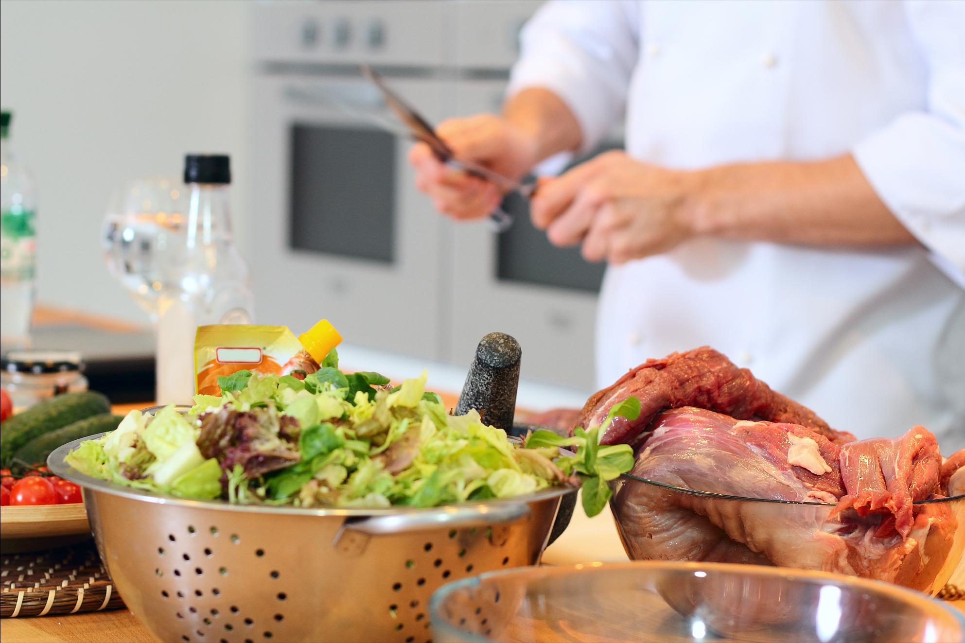 采收“夫妻创业”！小餐饮将会正遭到“野蛮人侵略”