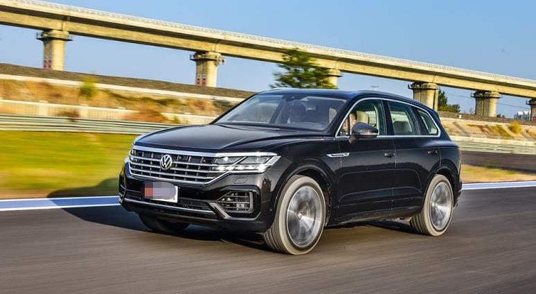 丰田柴油版普拉多对比途锐,开过普拉多再开纳瓦拉好吗