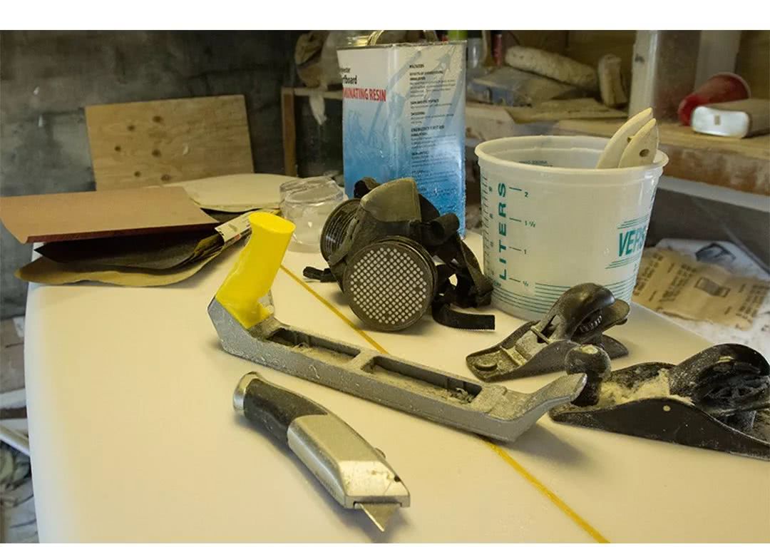 自己做冲浪板视频教程,碳纤维电动冲浪板制作视频