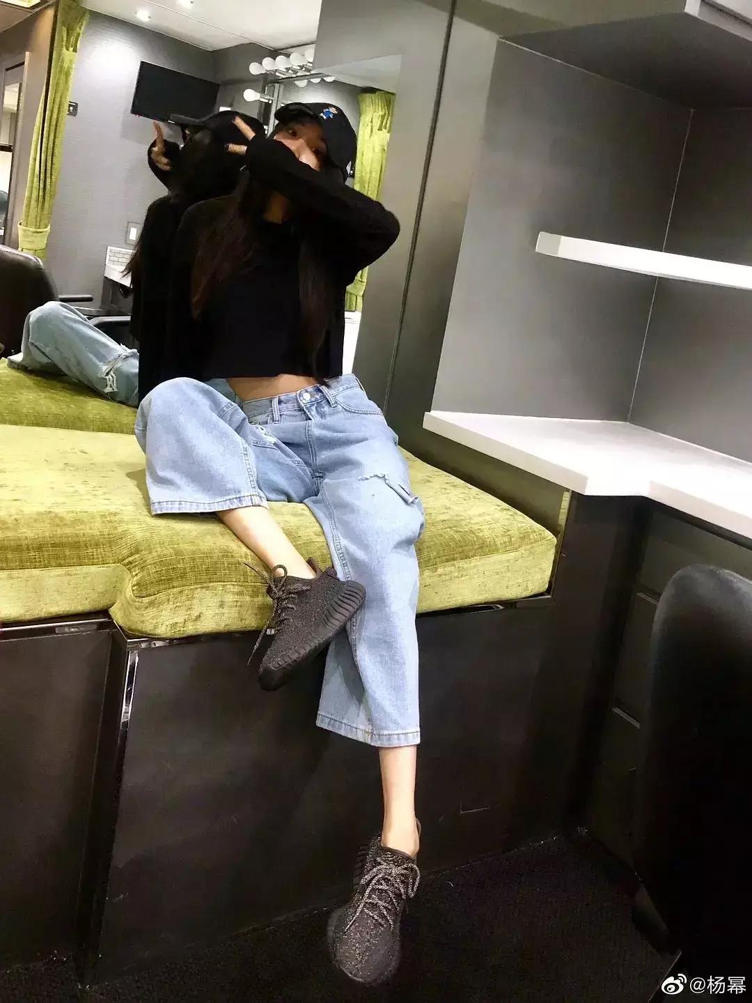 魏大勋杨幂亲密照,魏大勋和杨幂同回酒店举止亲密