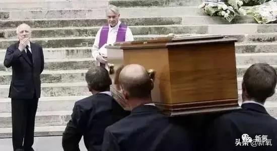 时尚界第一美男子伊夫圣罗兰,法国潮流品牌男士