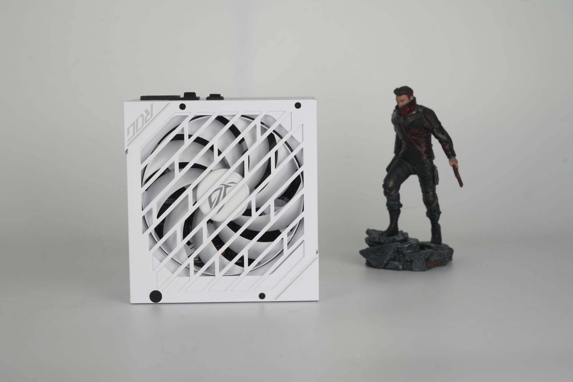 rog太阳神白色开箱,rog太阳神开箱