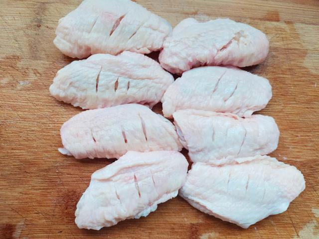 家庭版烧烤烤鸡翅做法,烧烤自助烤鸡翅怎么烤才好吃又香