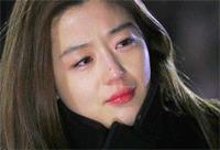 泫雅点痣位置,泫雅泪痣纹身