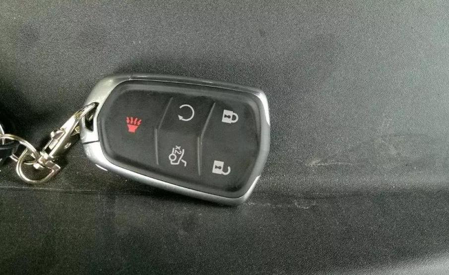 奥迪车钥匙打开方式,车钥匙忘车里了怎样才能打开车门