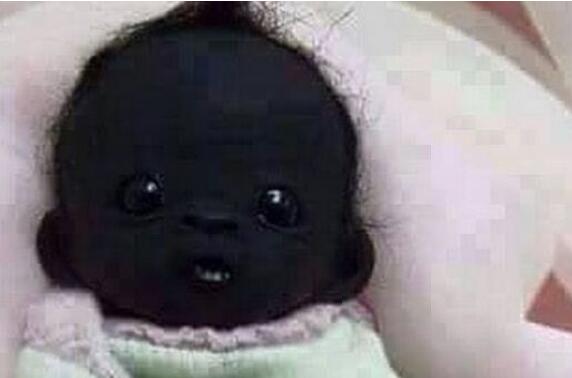 世界上最白的女孩和最黑的女孩,世界上最白的人和最黑的人图片