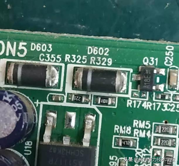 创维32e500e开机亮绿灯又变红灯,创维32e500e绿灯亮不开机怎么办