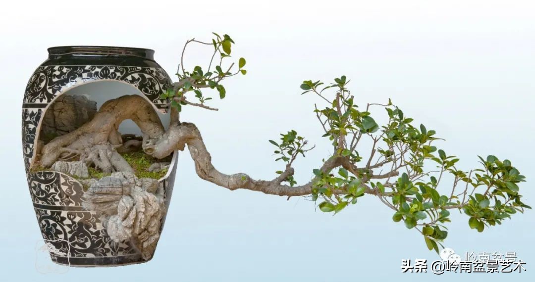 大师经典藏品,景德镇大师燕尾瓶价格