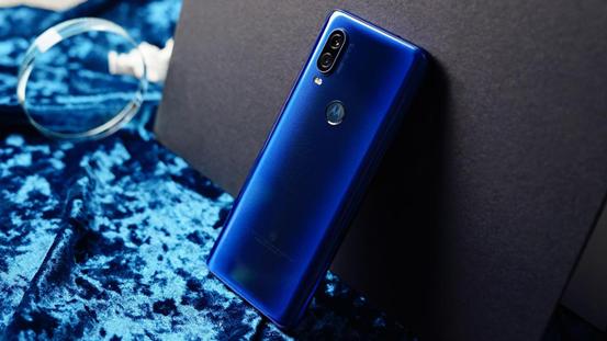 摩托罗拉p50手机三选二卡槽,震撼来袭摩托罗拉p50预售即将开始