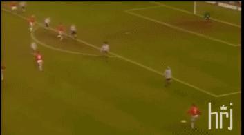 贝克汉姆弧线球动作解析,优美的弧线贝克汉姆