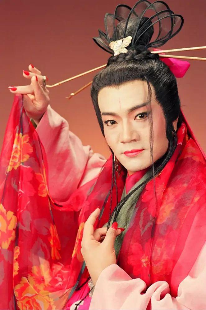 笑傲江湖里哪些是真实的,笑傲江湖有内幕吗