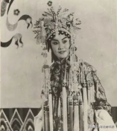 86岁郭兰英的一跪，让人掉泪！这一切源自周总理对她说的“传下去”