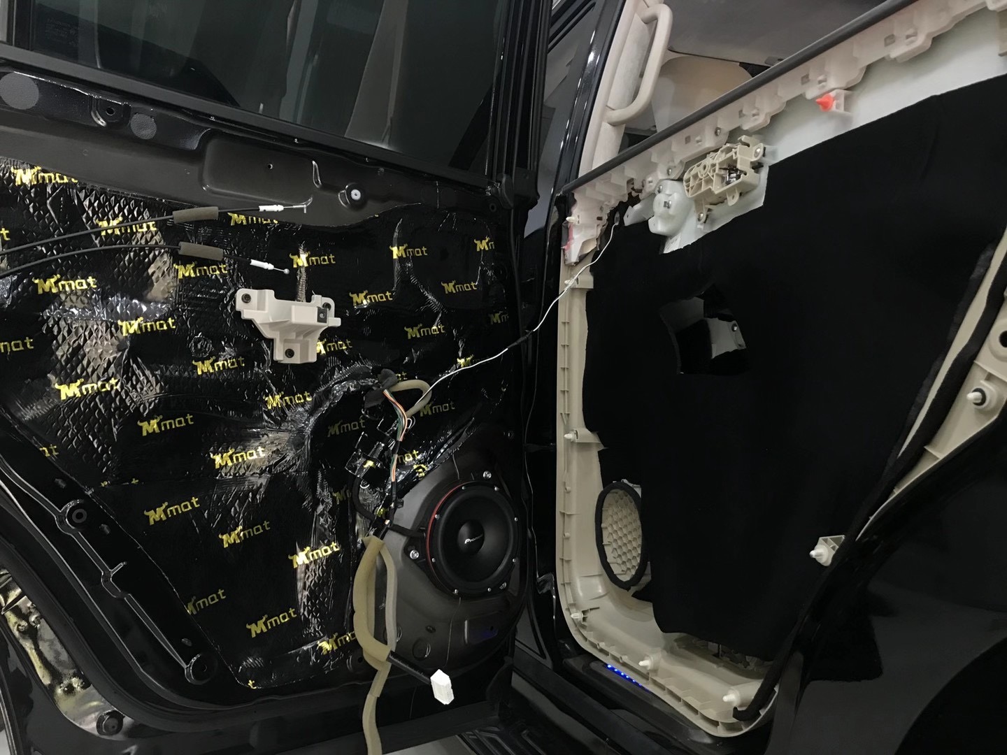 23款途乐改装全车内饰隔音过程,如何给日产途乐进行汽车隔音