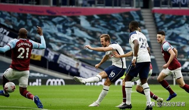 现役足坛3大中锋！除了莱万多夫斯基和哈兰德，还有他？