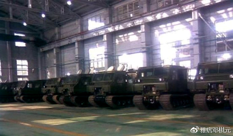 铰接式履带全地形车,中国最新款蟒式履带军用全地形车