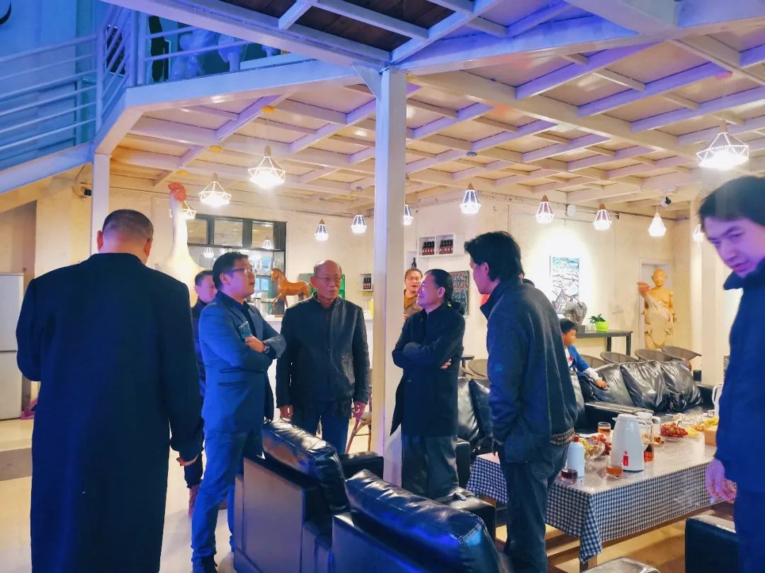 庆川美80周年！美酒、蛋糕，咖啡桌前的艺术集会