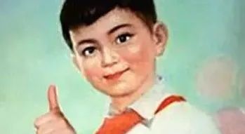 “即使爸爸再忙，也会抽空看美女。”看了娃造的句我笑到打鸣