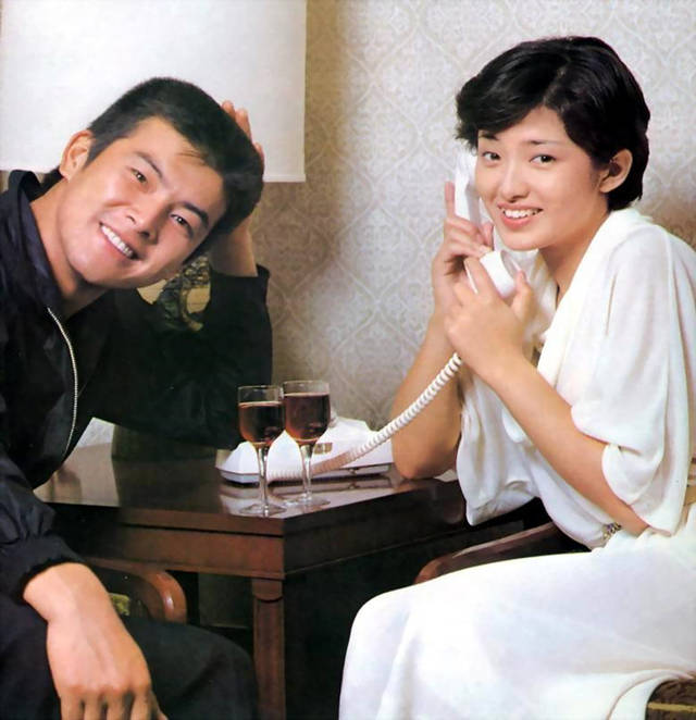 三浦友和一头白发仍帅气,男士三浦友和发型