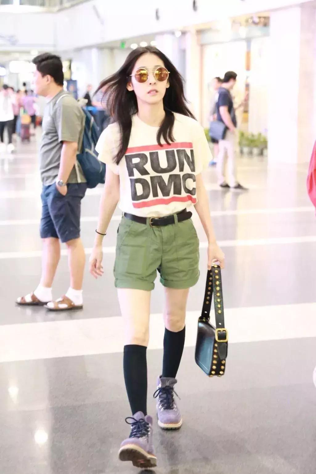 让杨幂热巴都爱不释手的白毛衣,迪丽热巴杨幂同款单品