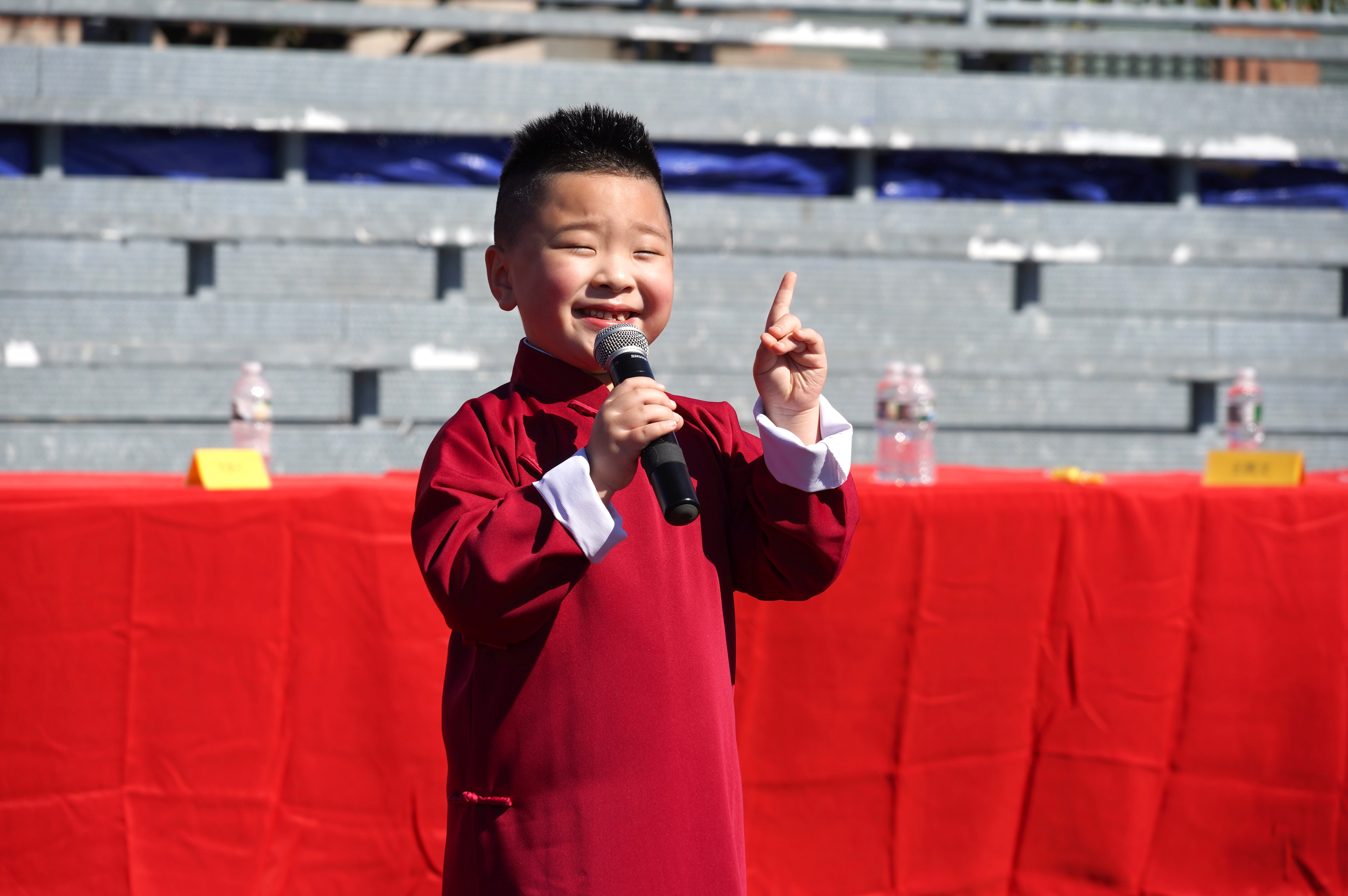 庆国庆节70周年主题活动,庆国庆节文艺汇演中国红