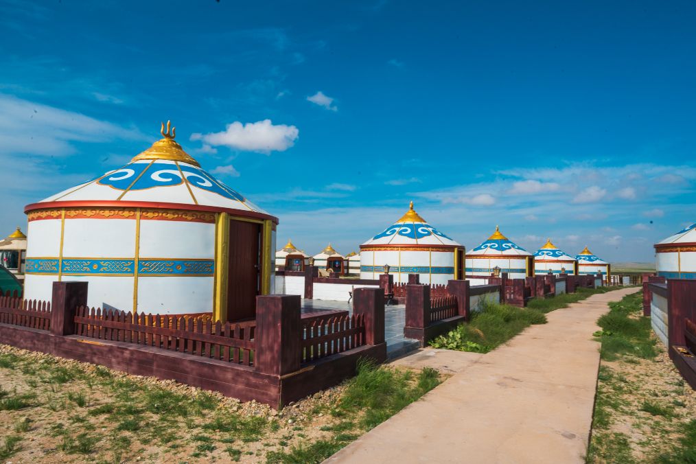 她是滔滔千里黄河的宠儿，阴山之下、河套之上的掌上明珠