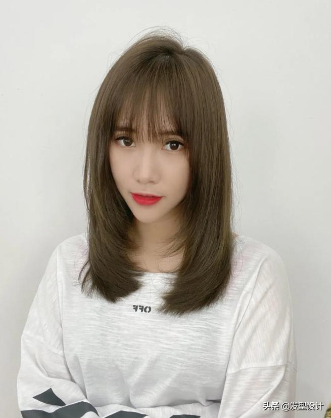 发型女2020流行发型中长发,中长发披发发型理发店