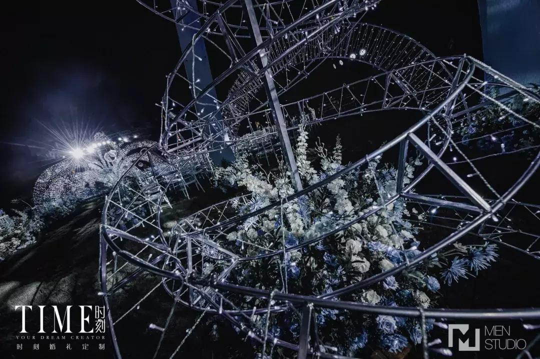 一场由3000米星星灯组成的梦幻婚礼《星夜花园》