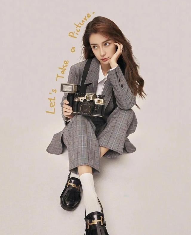 格纹西装外套女秋冬搭配,格纹西装的搭配与简介