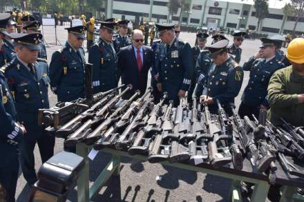 美国狙击型突击步枪,巴雷特m82a1美国售价