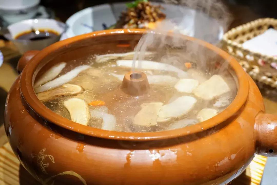 年夜饭大赏舌尖上的新年,各地年夜饭比拼吃什么才算有年味
