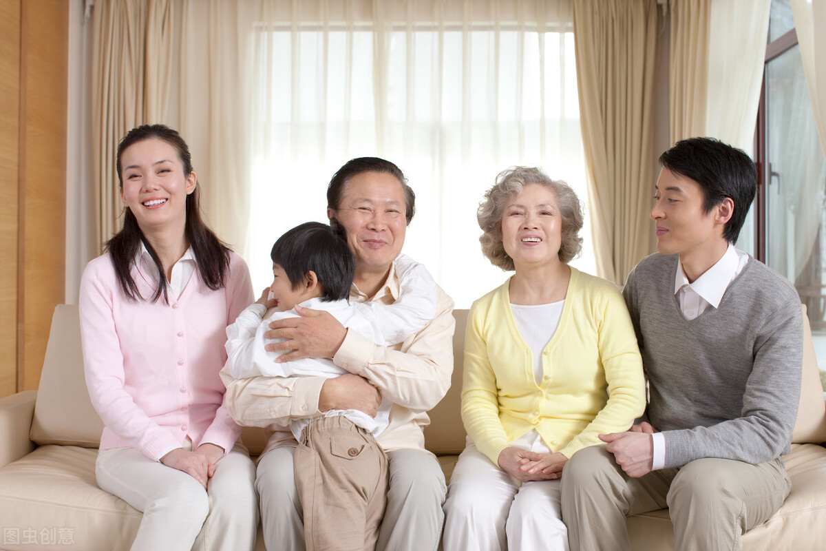 我翻了6千条评论，找了38个故事，为你呈现真实的中国姐弟关系