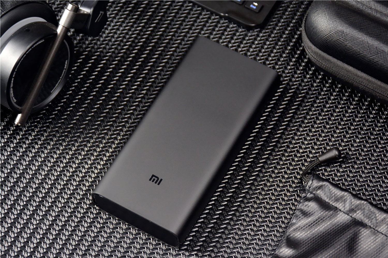 小米充电宝10000和20000哪个好,小米充电宝20000毫安给笔记本充电